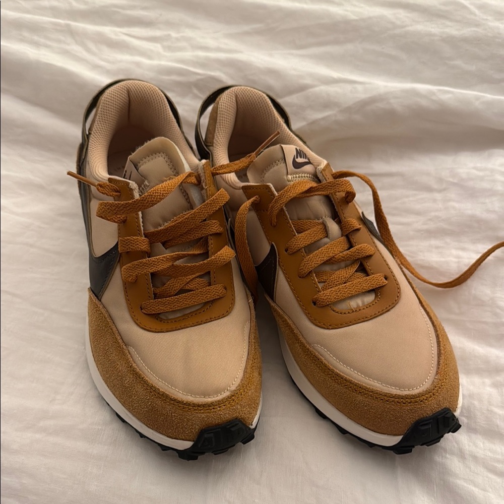 Nike Waffle Debut